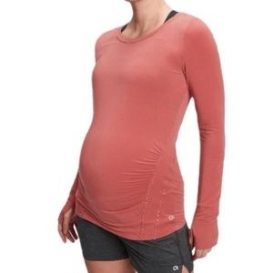 Maternity GapFit Breathe T-Shirt